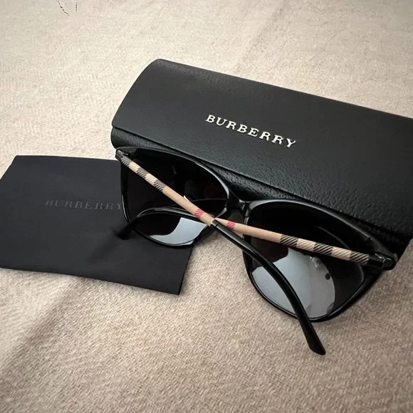 Burberry | Accessories | Burberry Authentic Womens  display picture 1